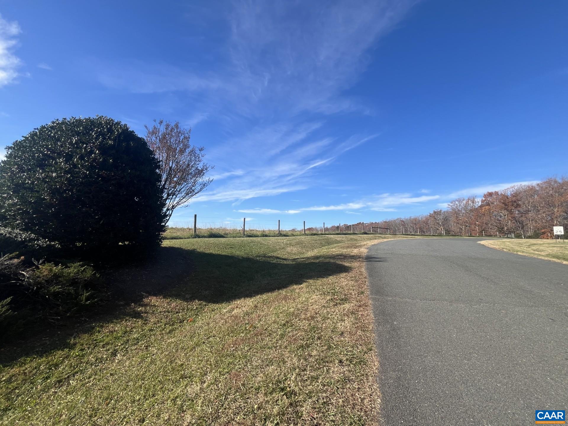 41 Pine Shadow Ct