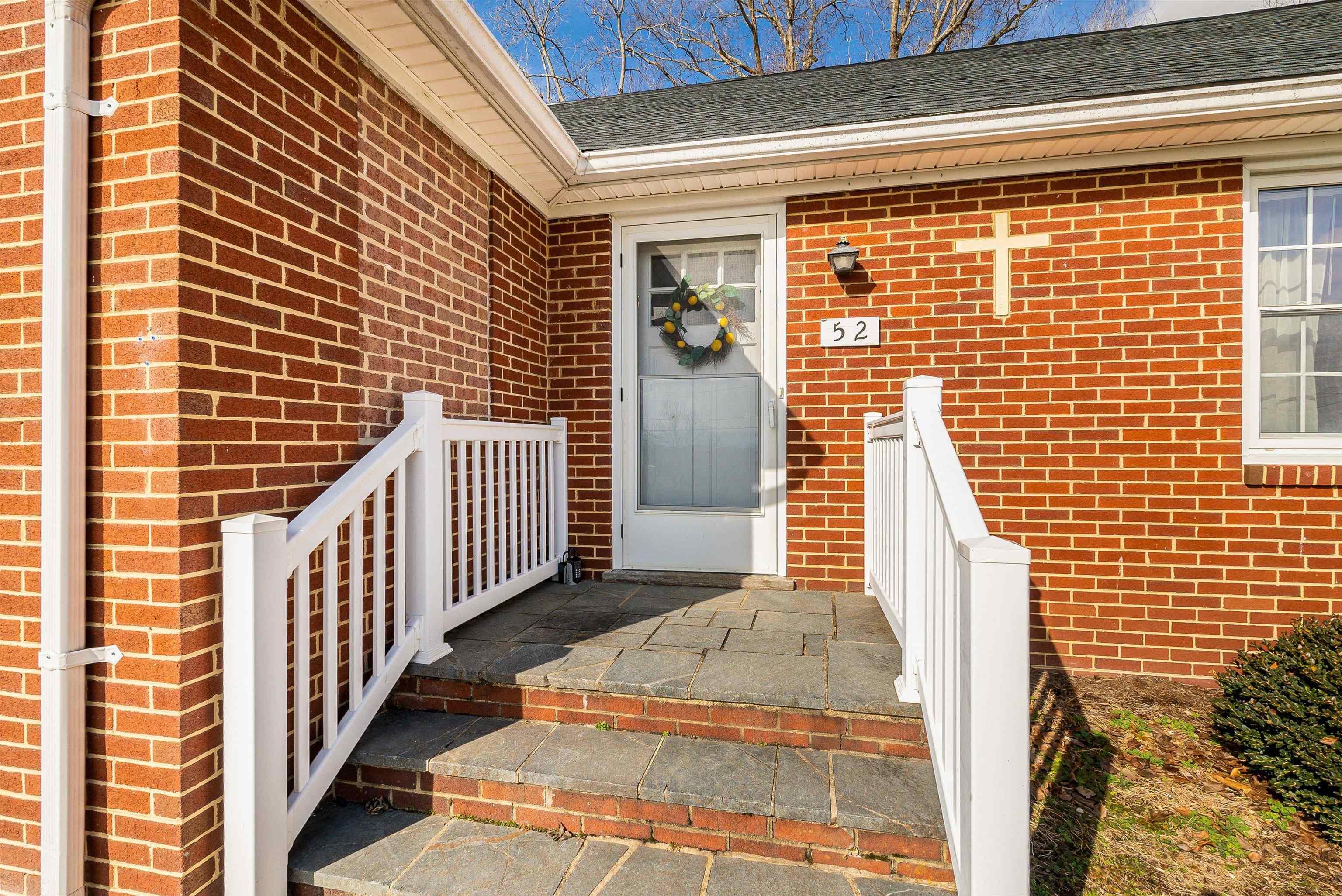 52 Herron St