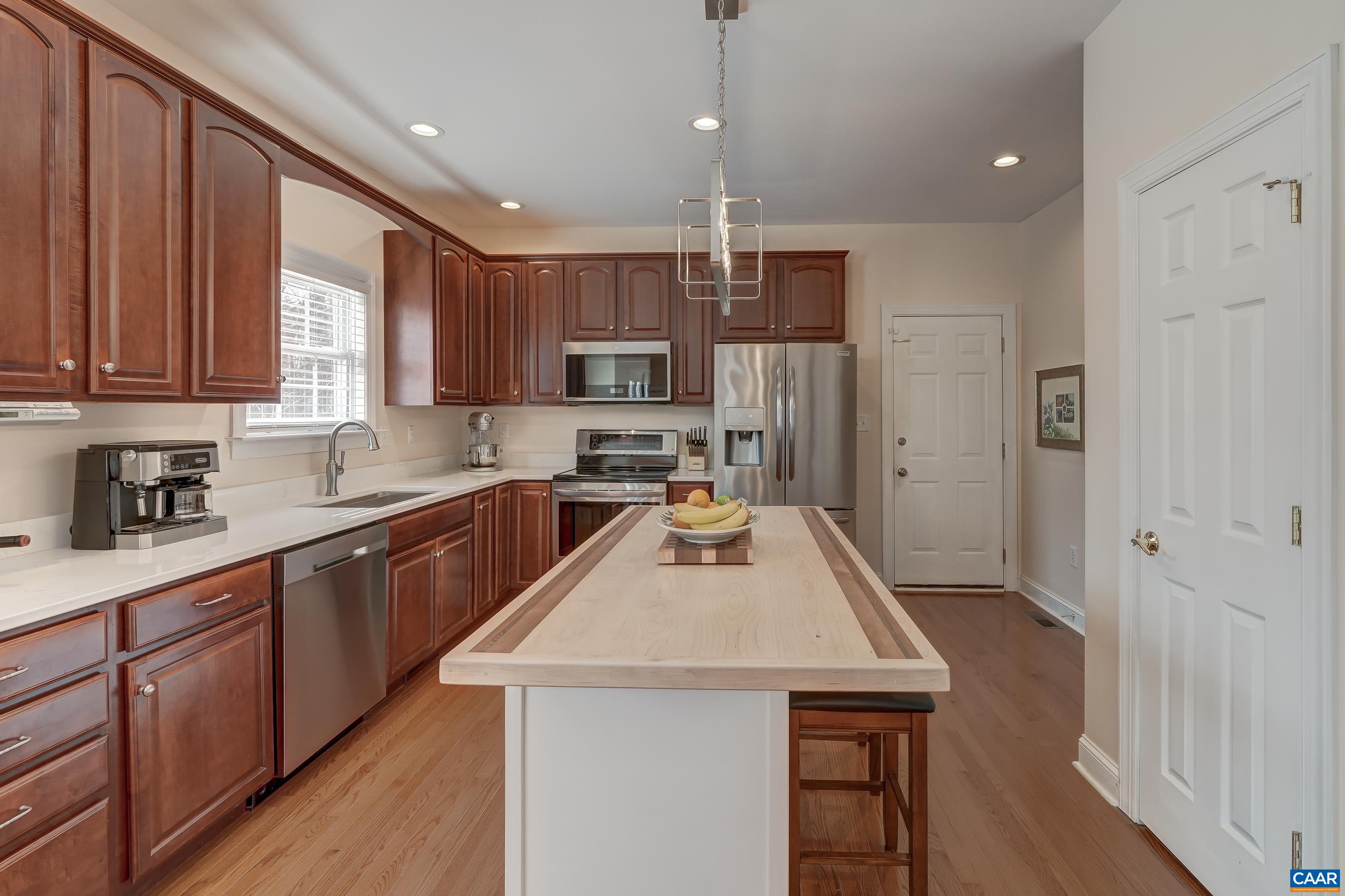 8512 Louisa Rd