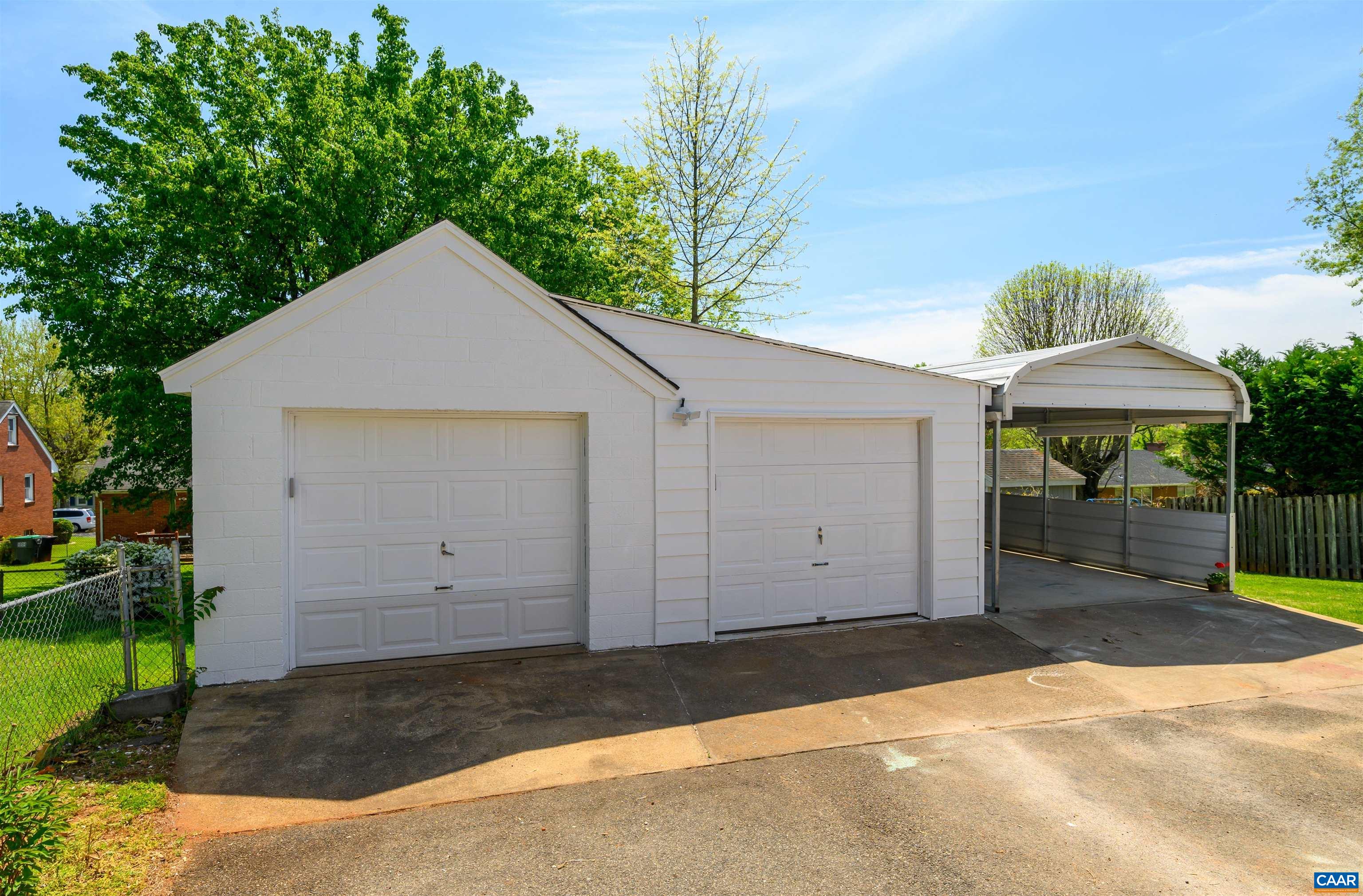 1036 Locust Ave