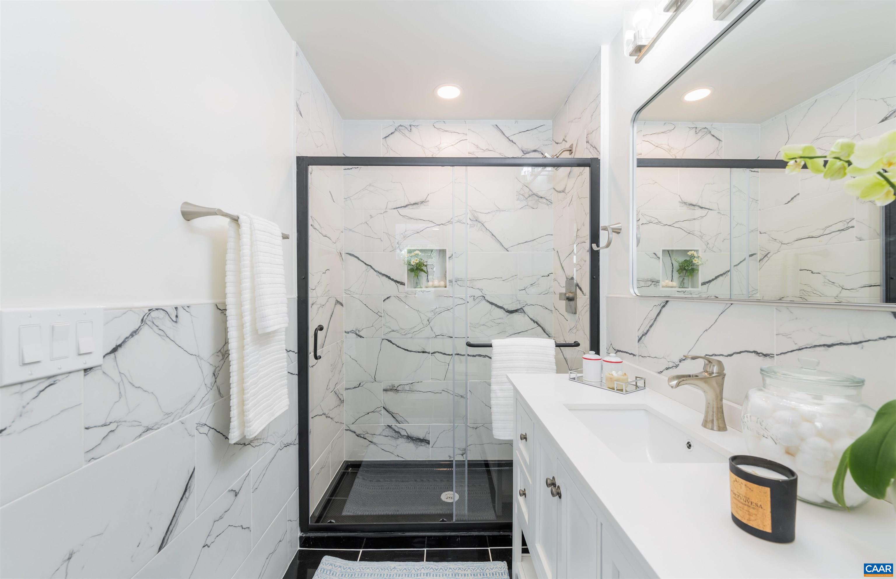 1036 Locust Ave