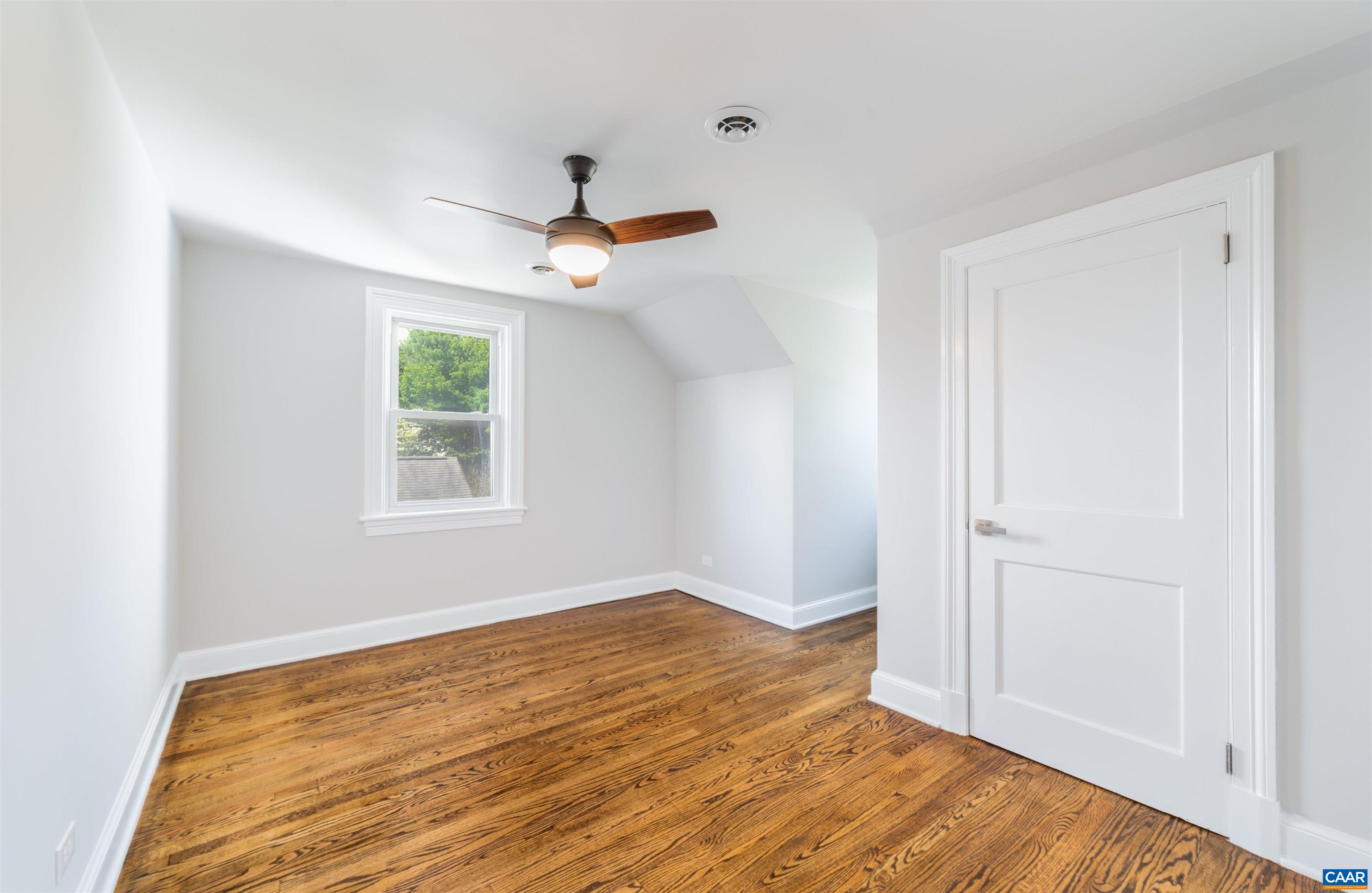 1036 Locust Ave