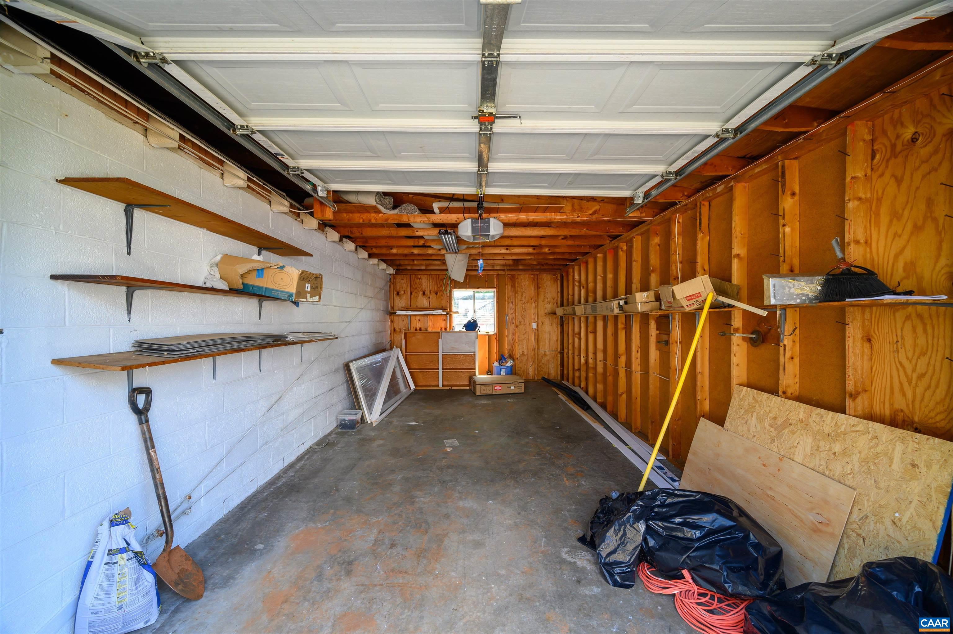 1036 Locust Ave