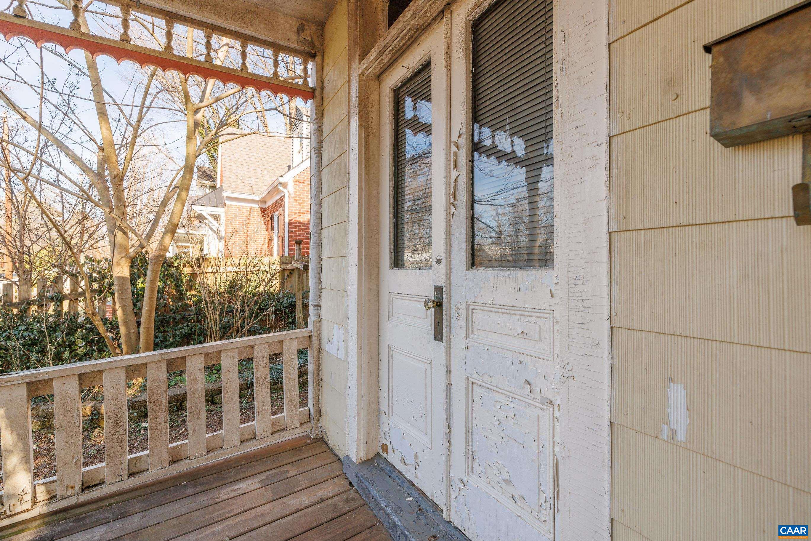 708 Locust Ave