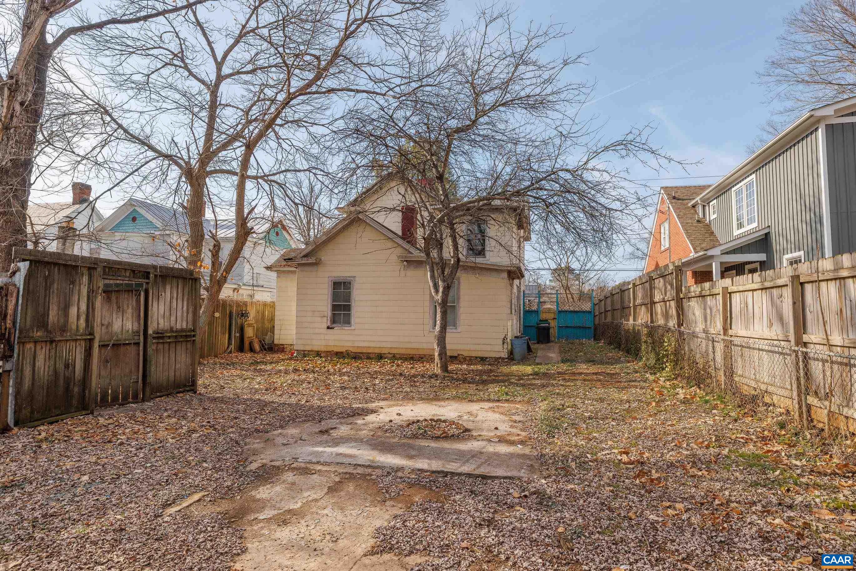 708 Locust Ave