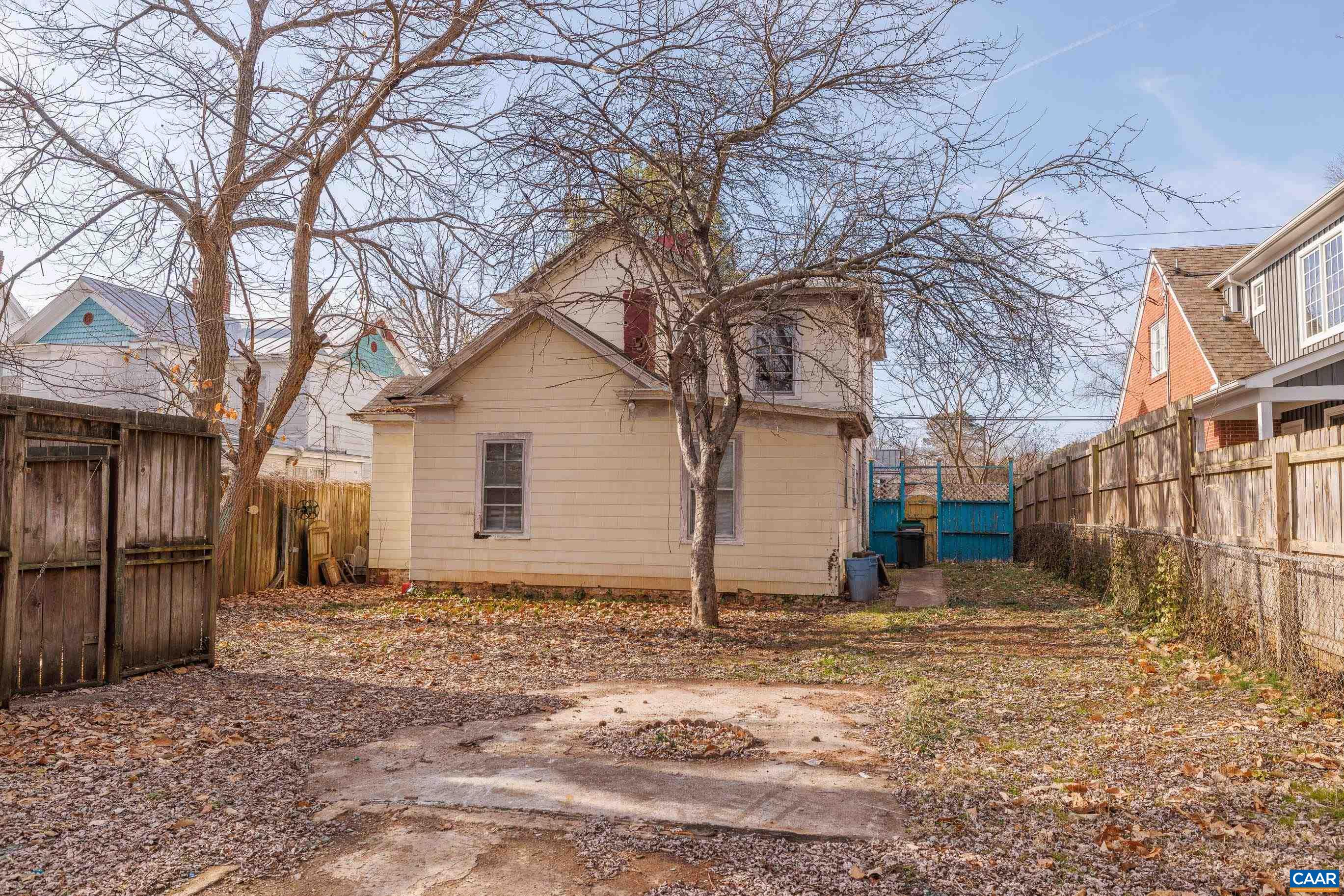 708 Locust Ave