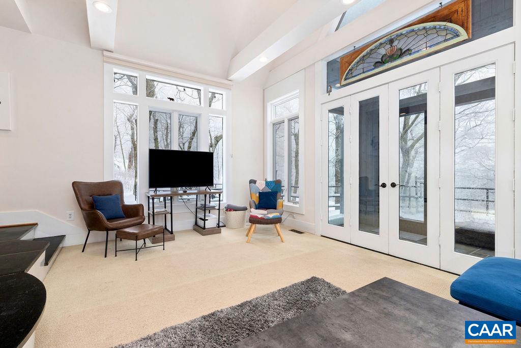 1023 Devils Knob Loop