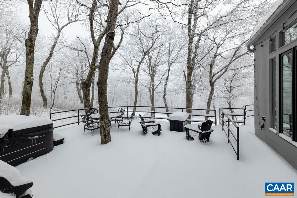 1023 Devils Knob Loop