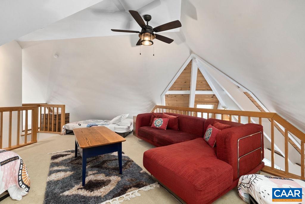 1023 Devils Knob Loop