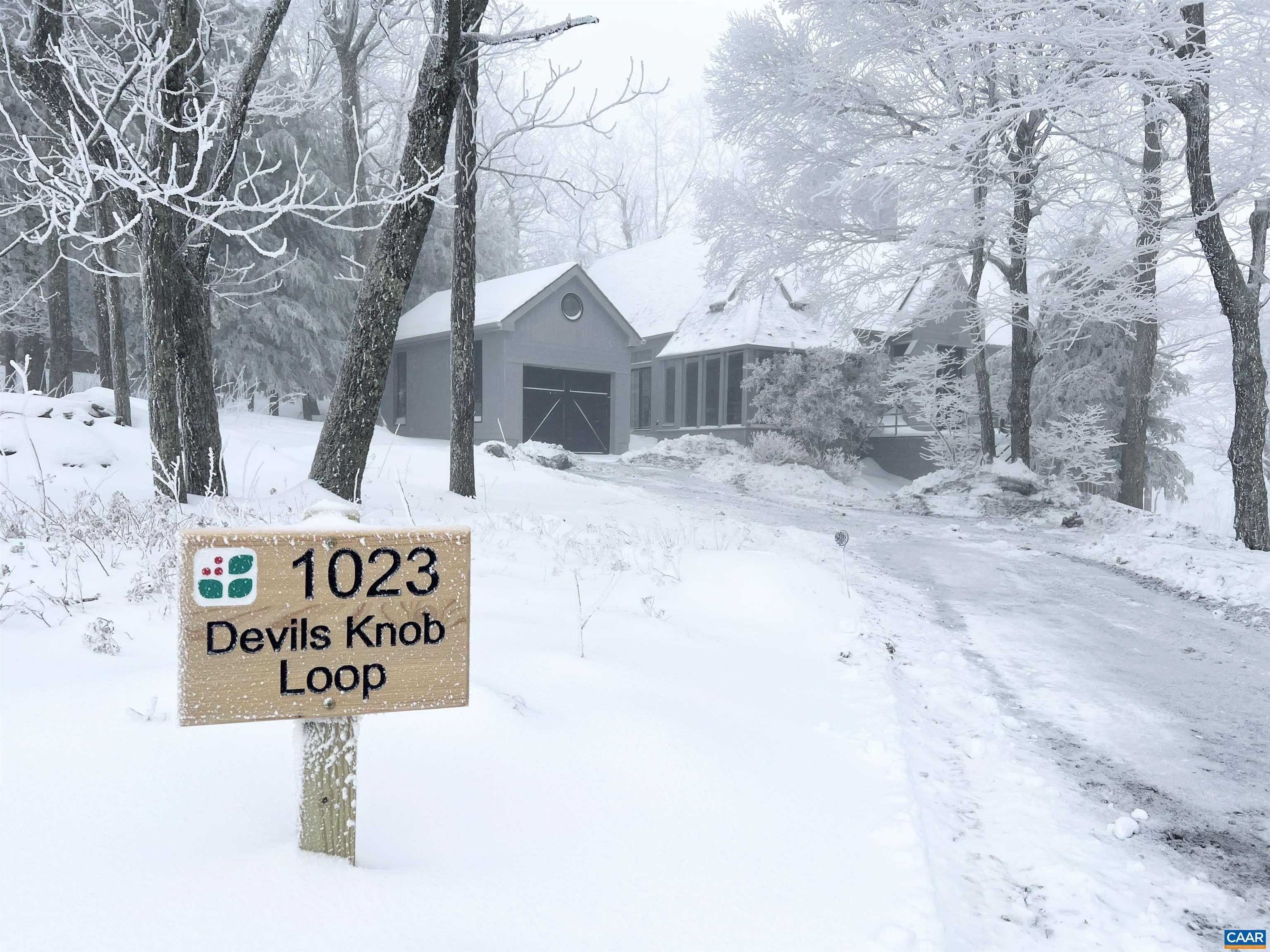 1023 Devils Knob Loop