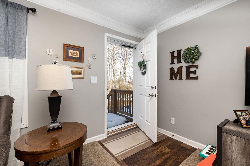 121 Sir Robin Rd