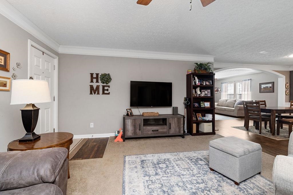 121 Sir Robin Rd