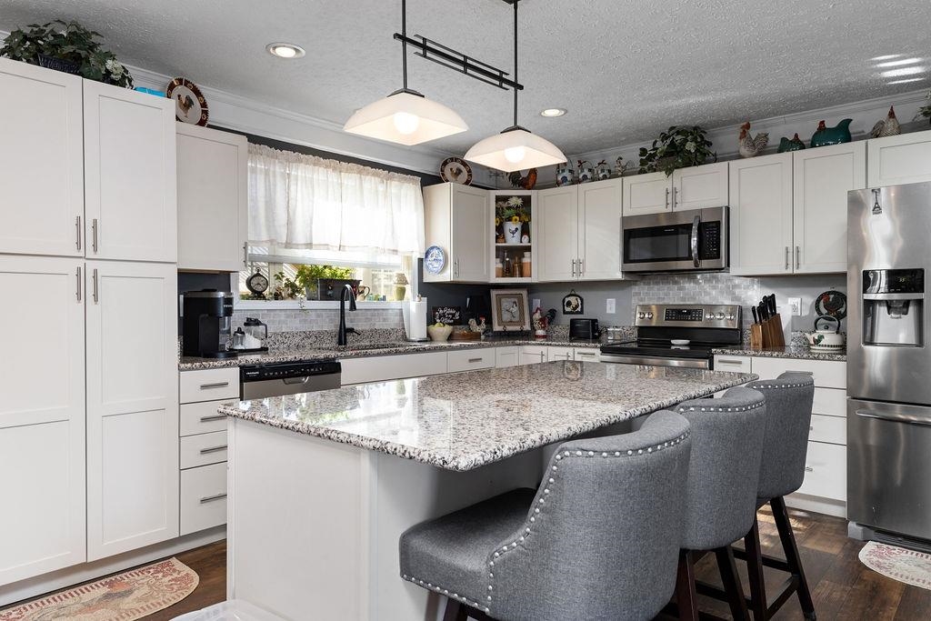 121 Sir Robin Rd