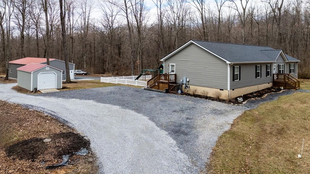 121 Sir Robin Rd