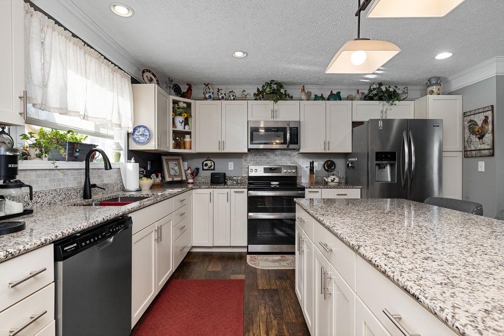 121 Sir Robin Rd