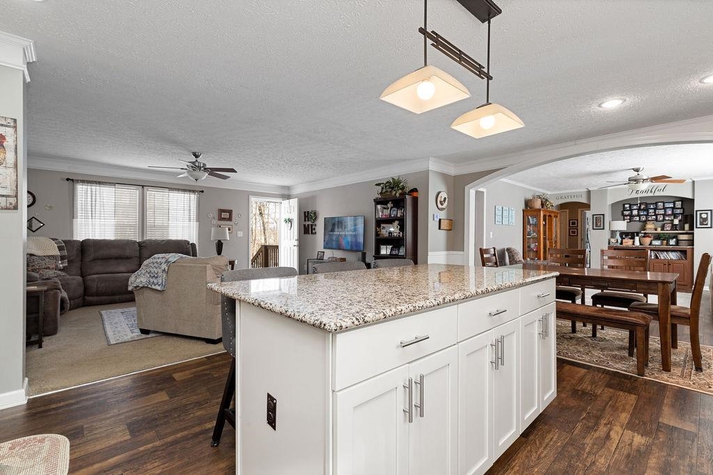 121 Sir Robin Rd