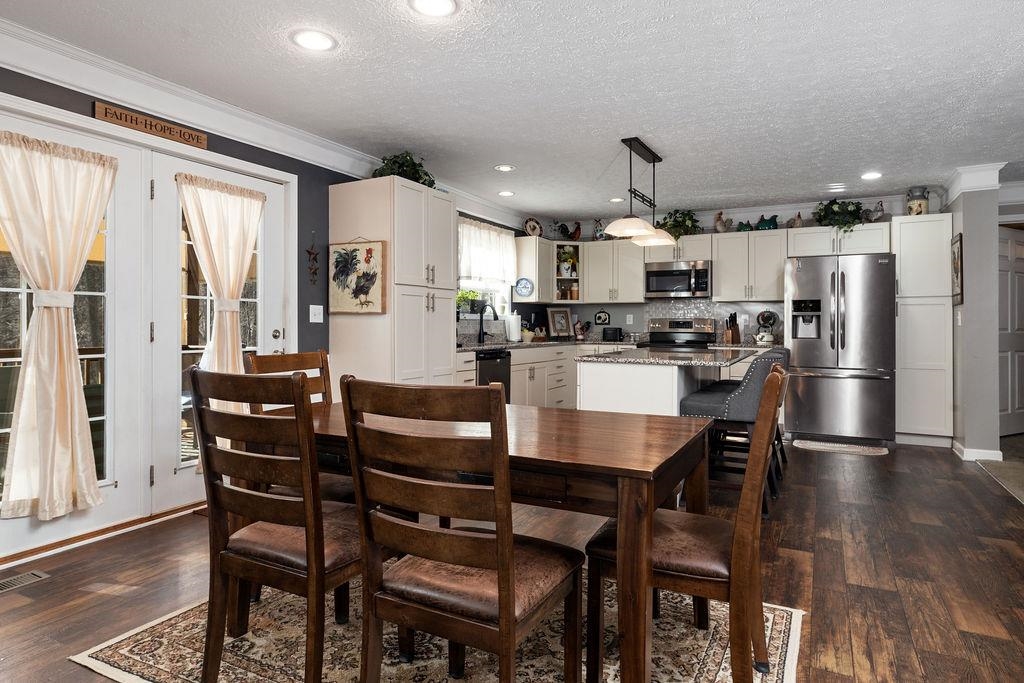 121 Sir Robin Rd