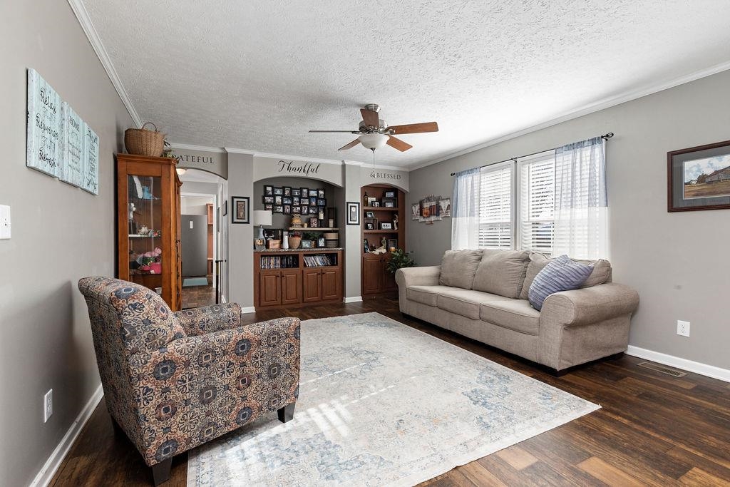 121 Sir Robin Rd