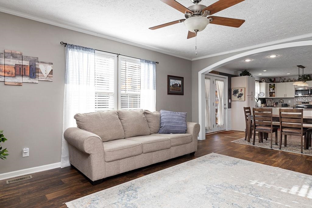 121 Sir Robin Rd