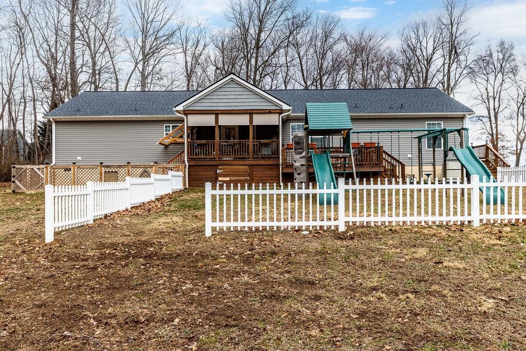 121 Sir Robin Rd