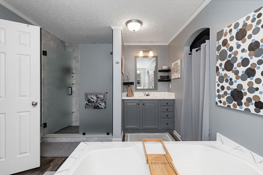 121 Sir Robin Rd