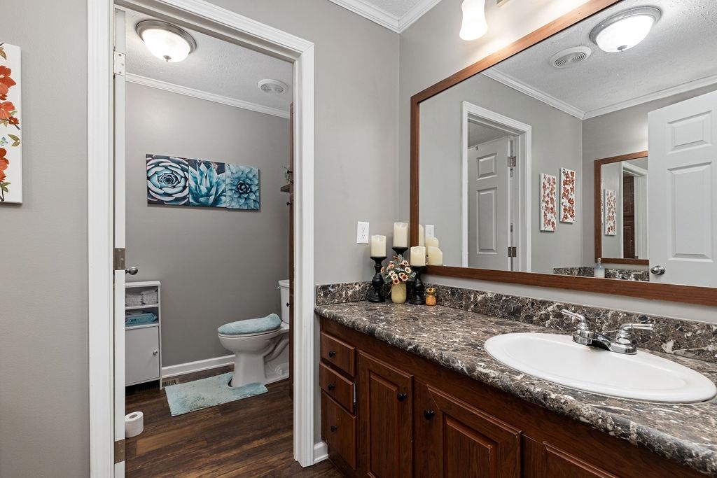 121 Sir Robin Rd