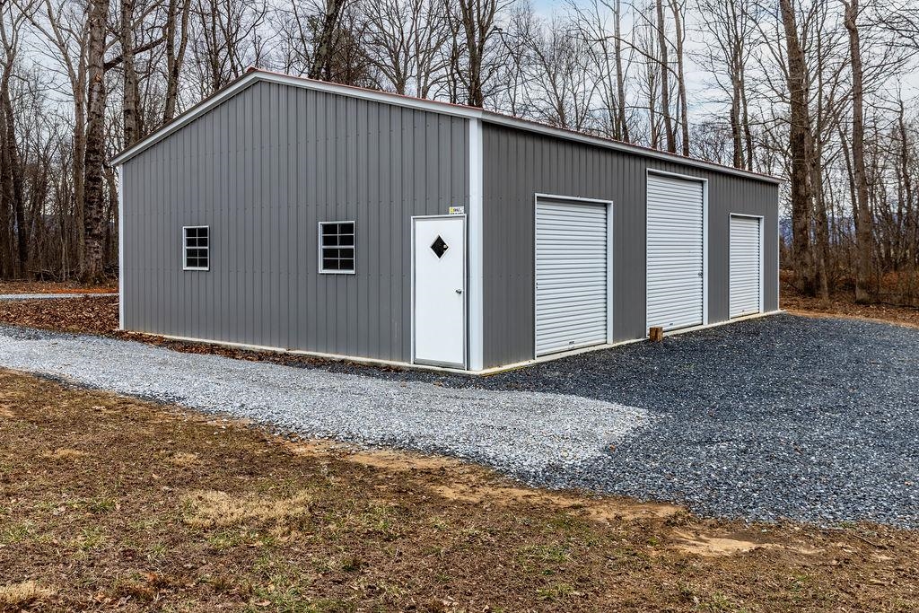 121 Sir Robin Rd