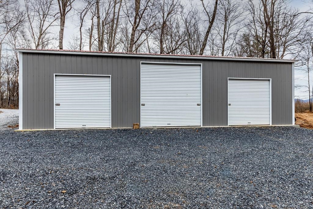 121 Sir Robin Rd