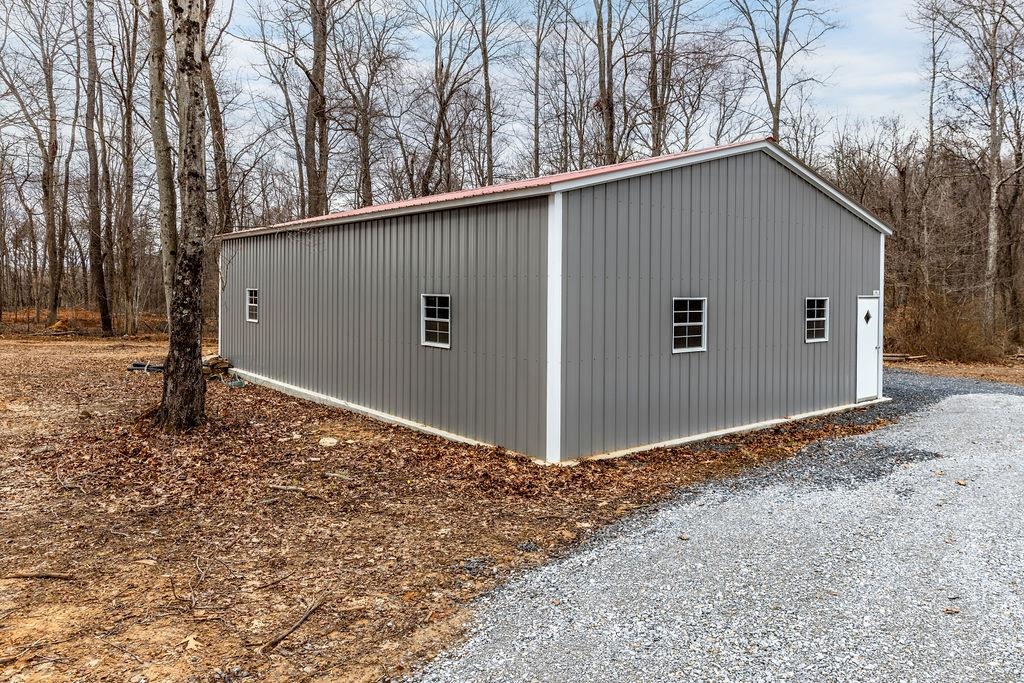 121 Sir Robin Rd
