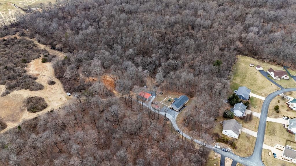 121 Sir Robin Rd