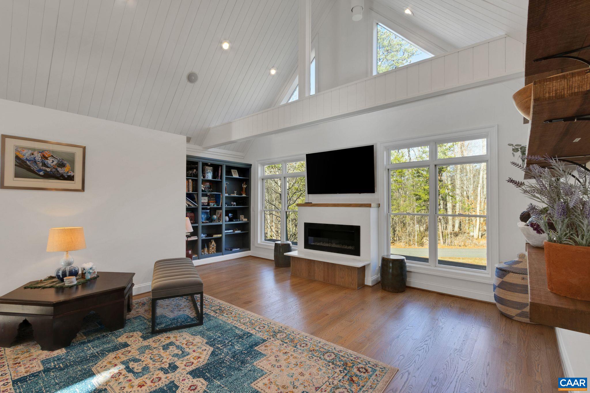 1302 Ponderosa Dr