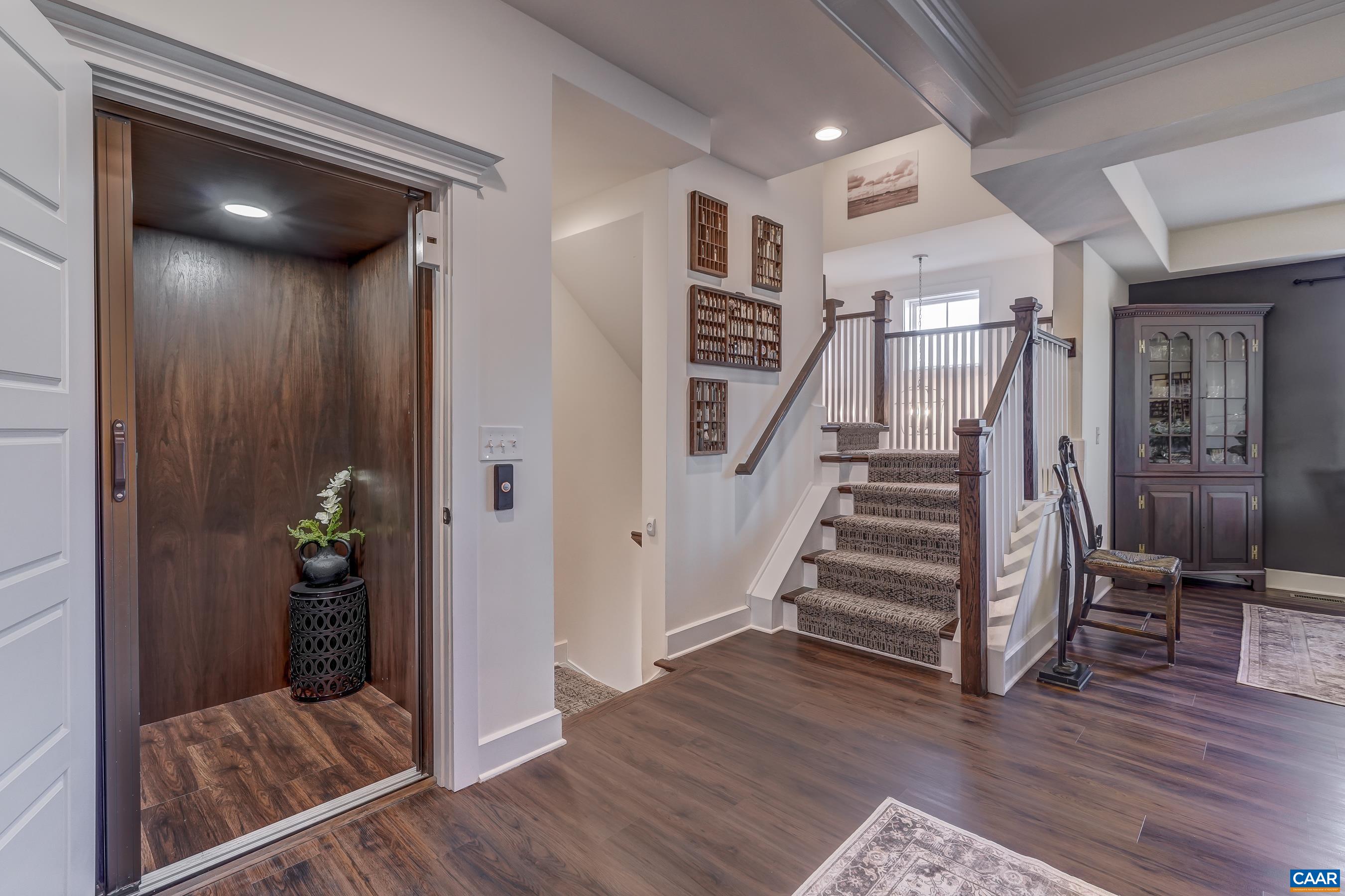 5453 Golf Dr