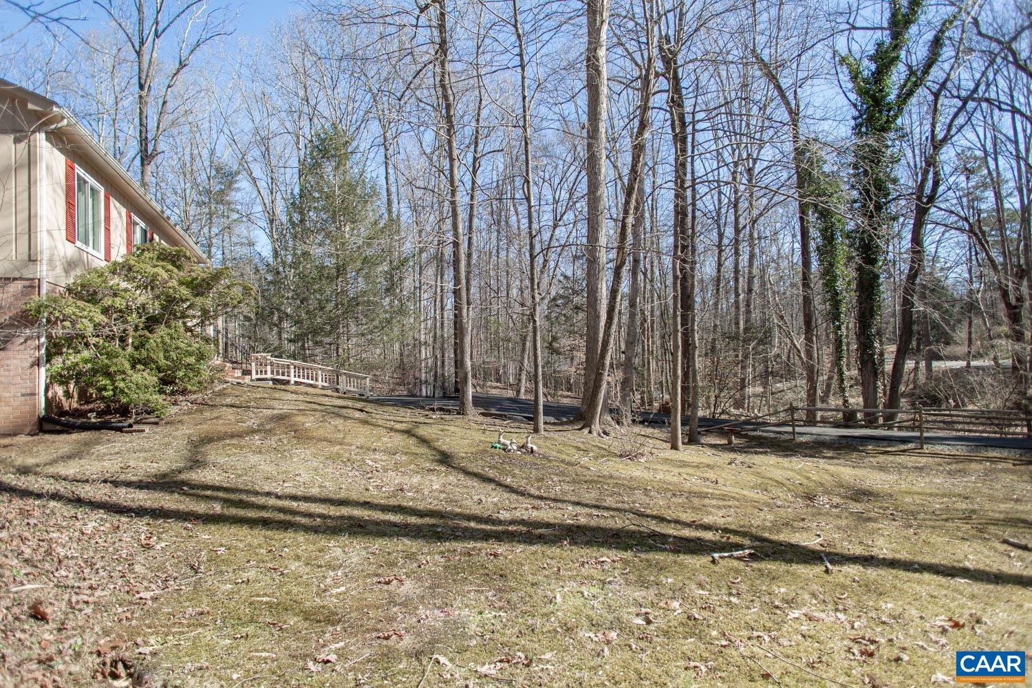 207 Pineridge Ln