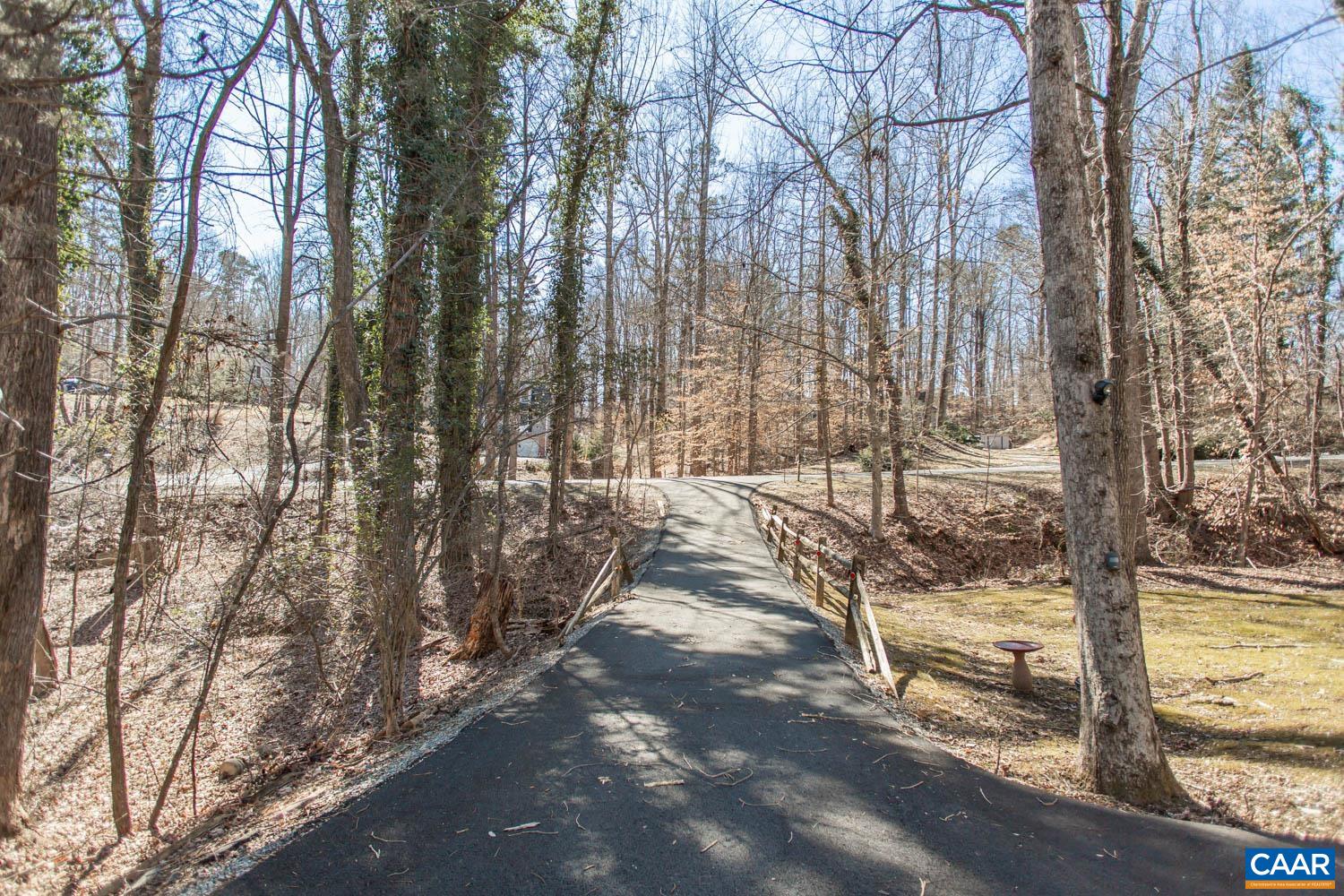 207 Pineridge Ln
