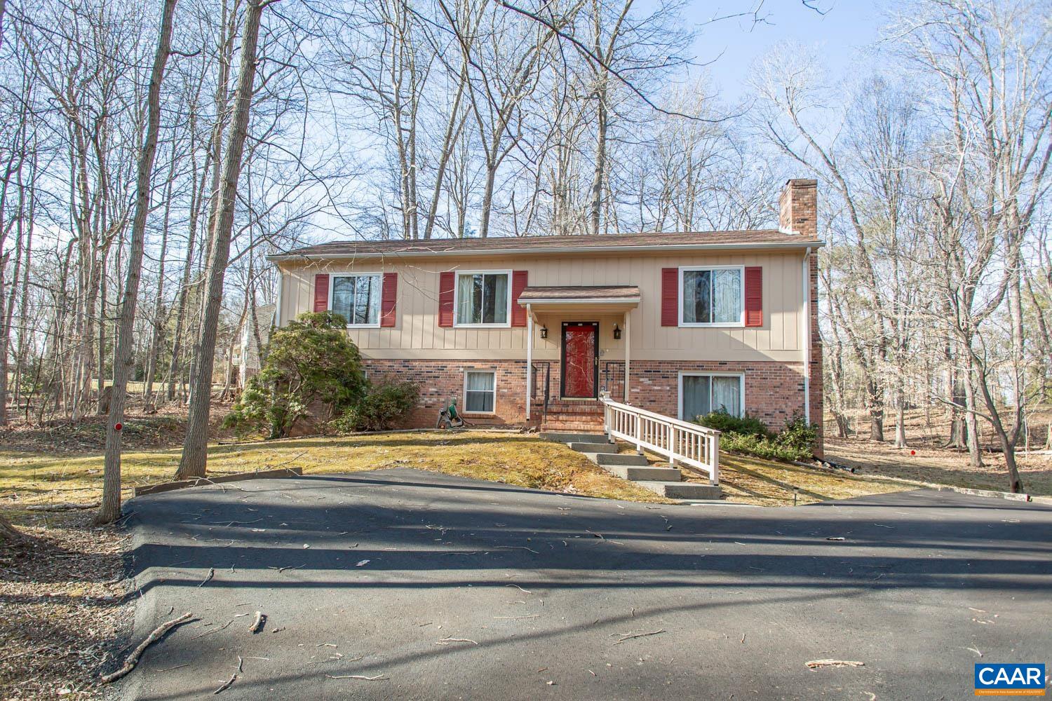 207 Pineridge Ln