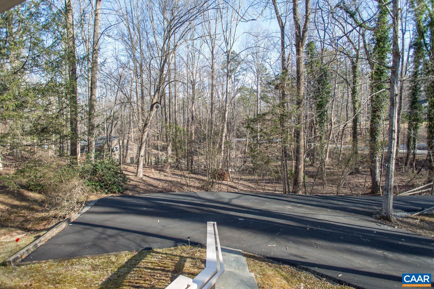 207 Pineridge Ln