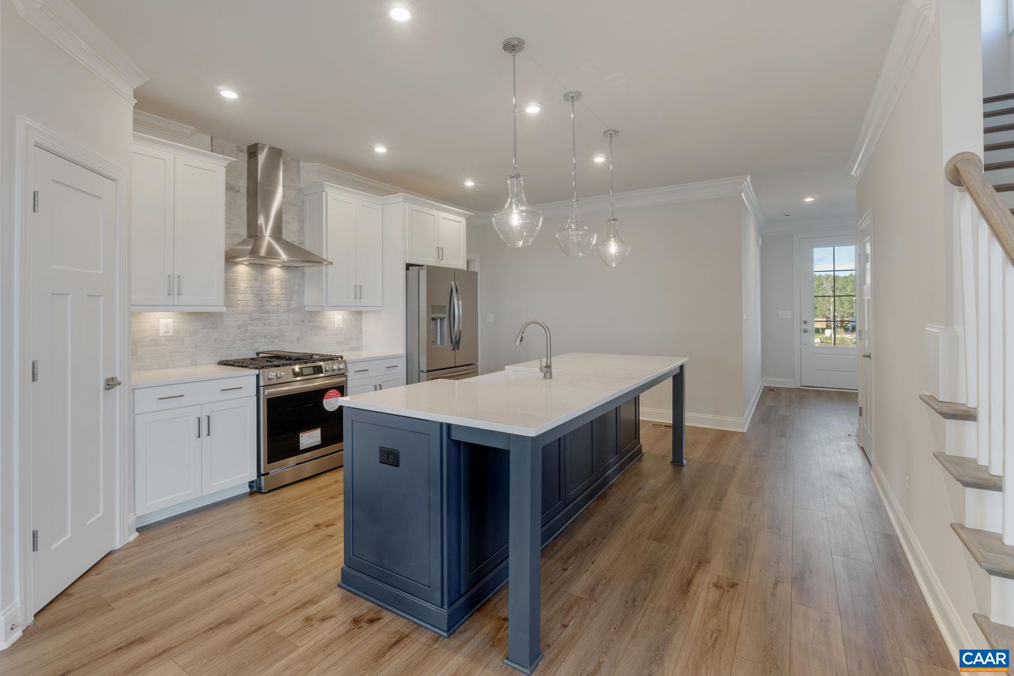 13 Bayberry Ln