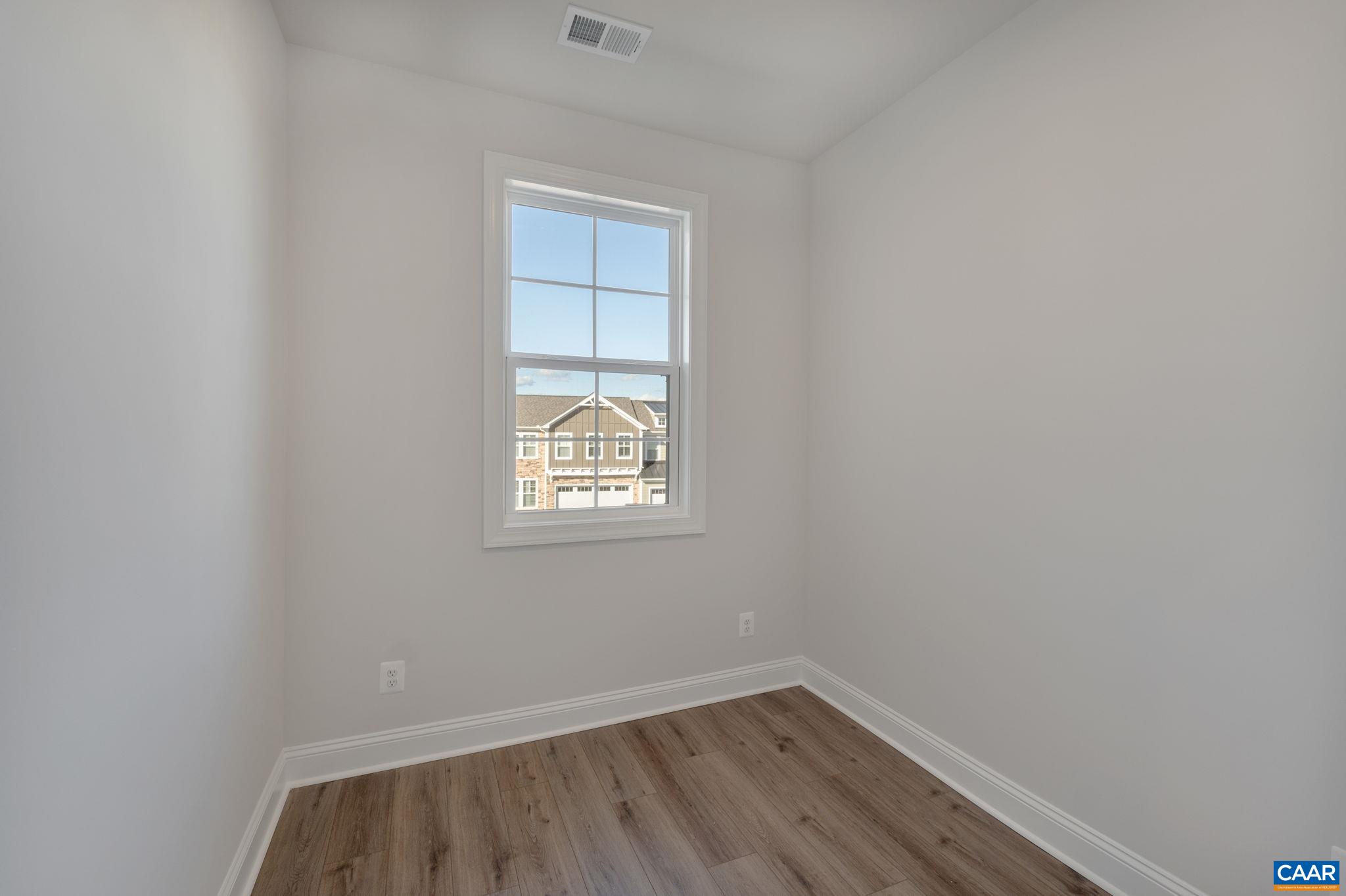 13 Bayberry Ln