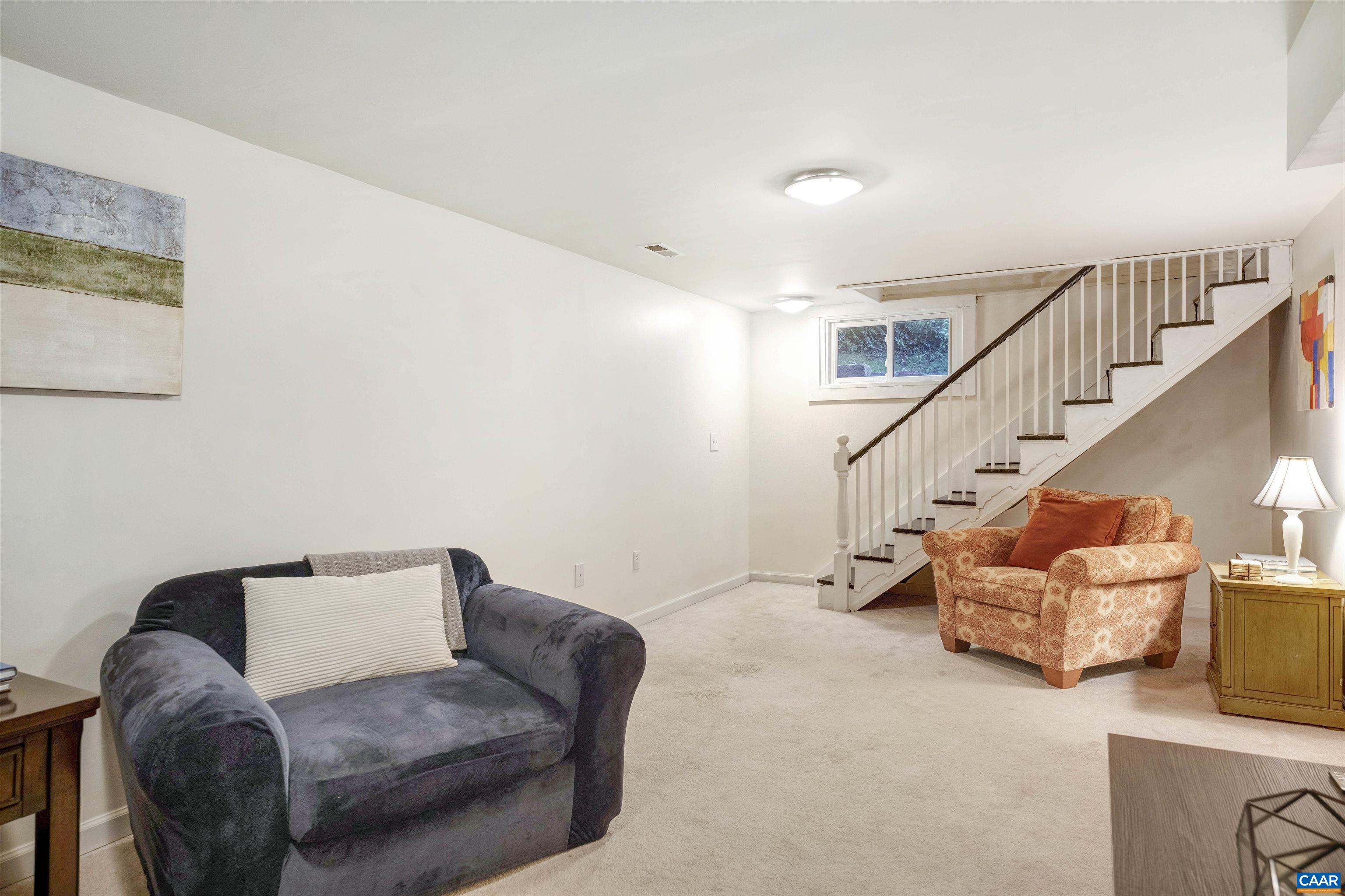 883 Locust Ave