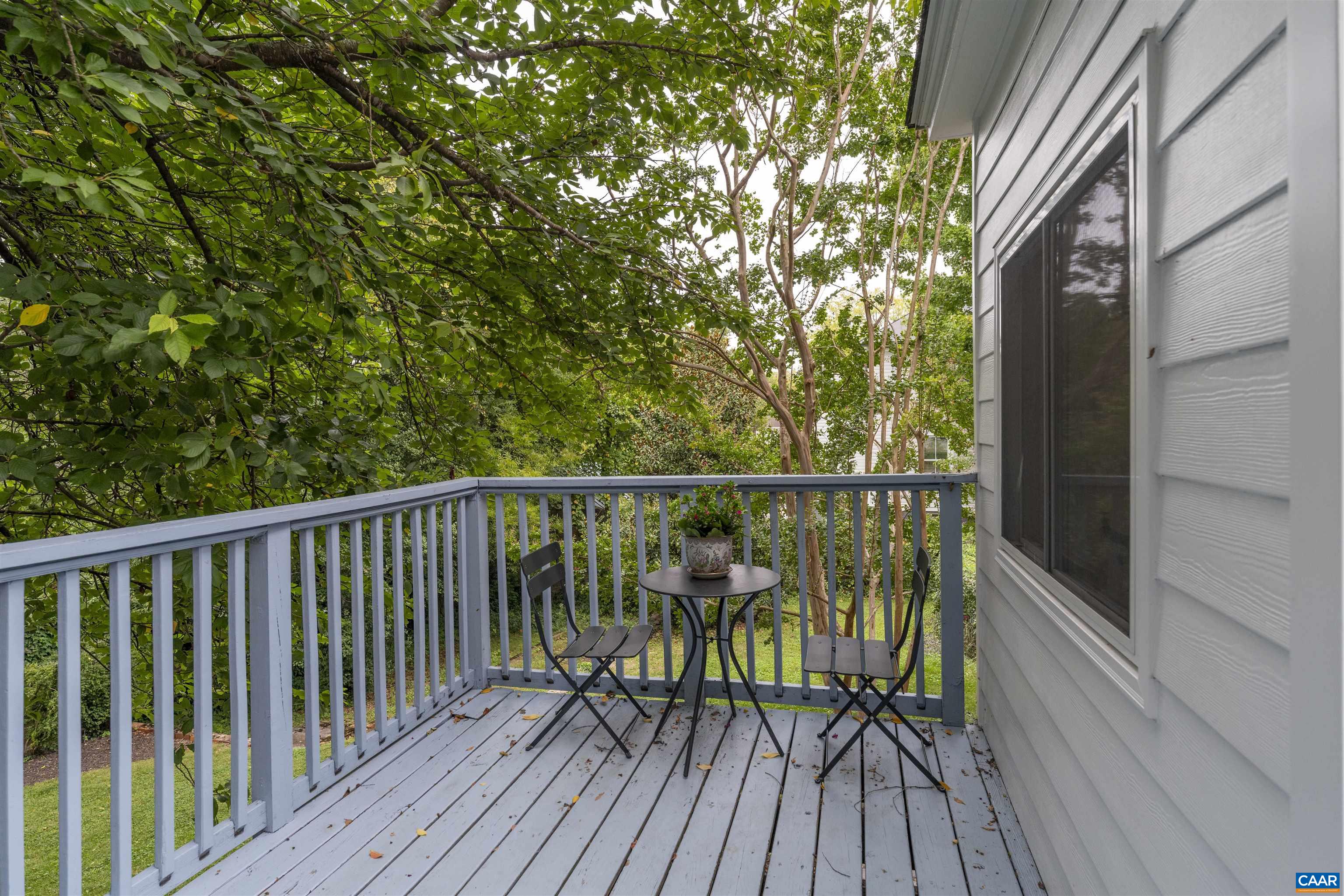883 Locust Ave
