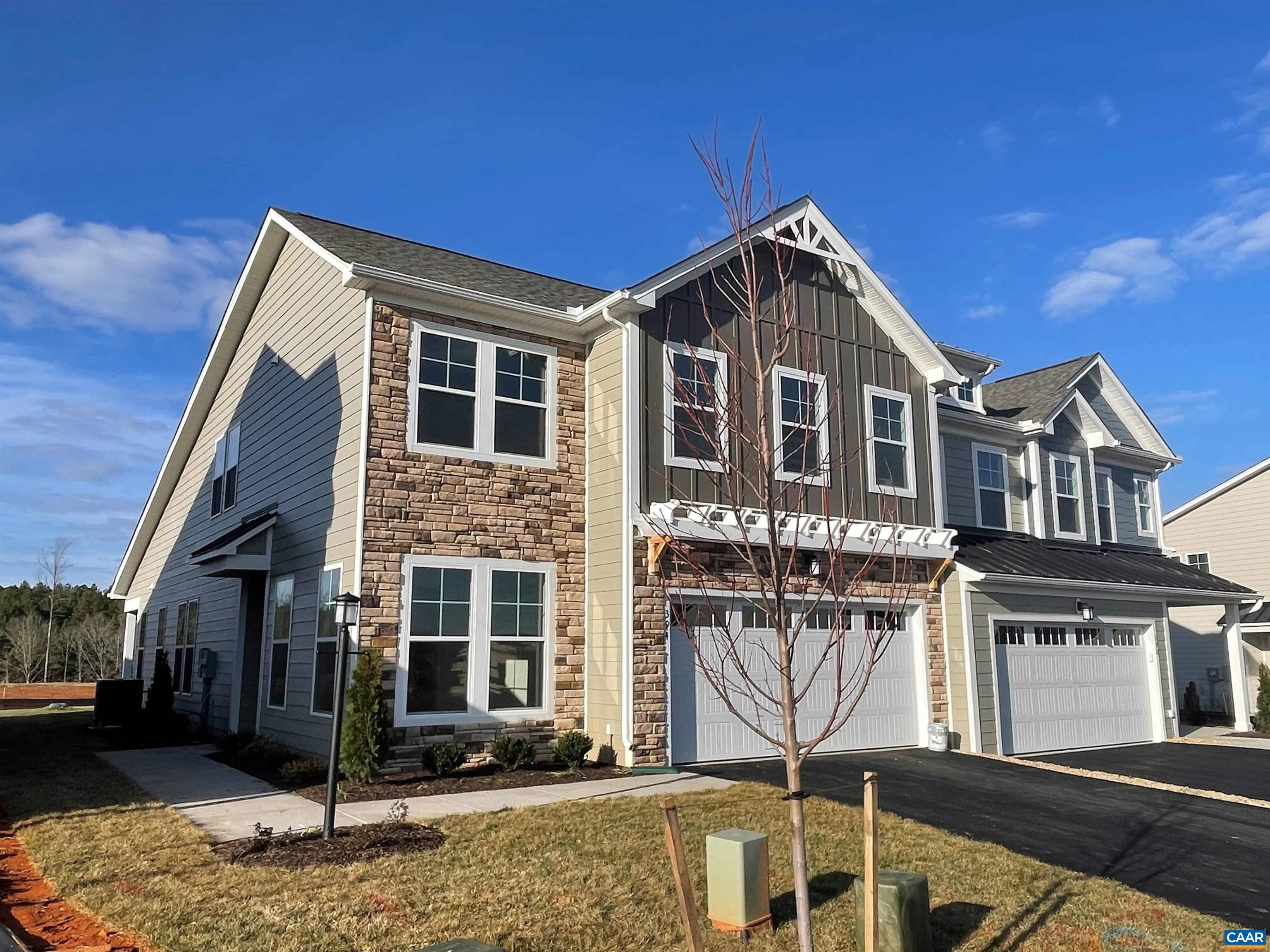 468 Bayberry Ln