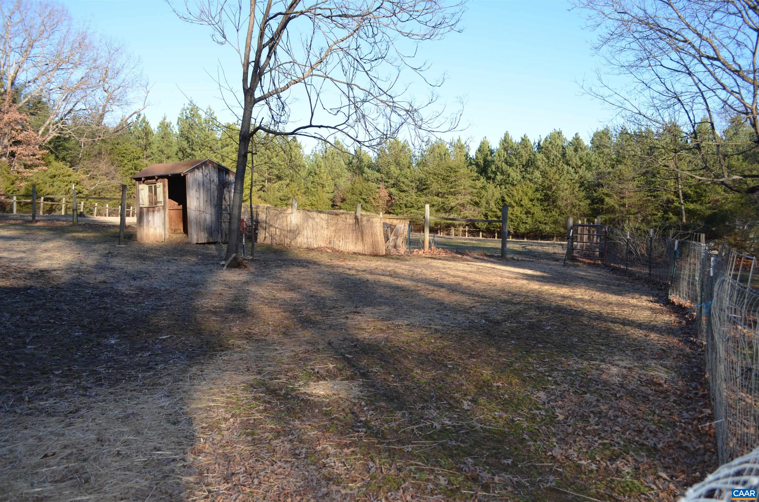 4075 Clark Rd