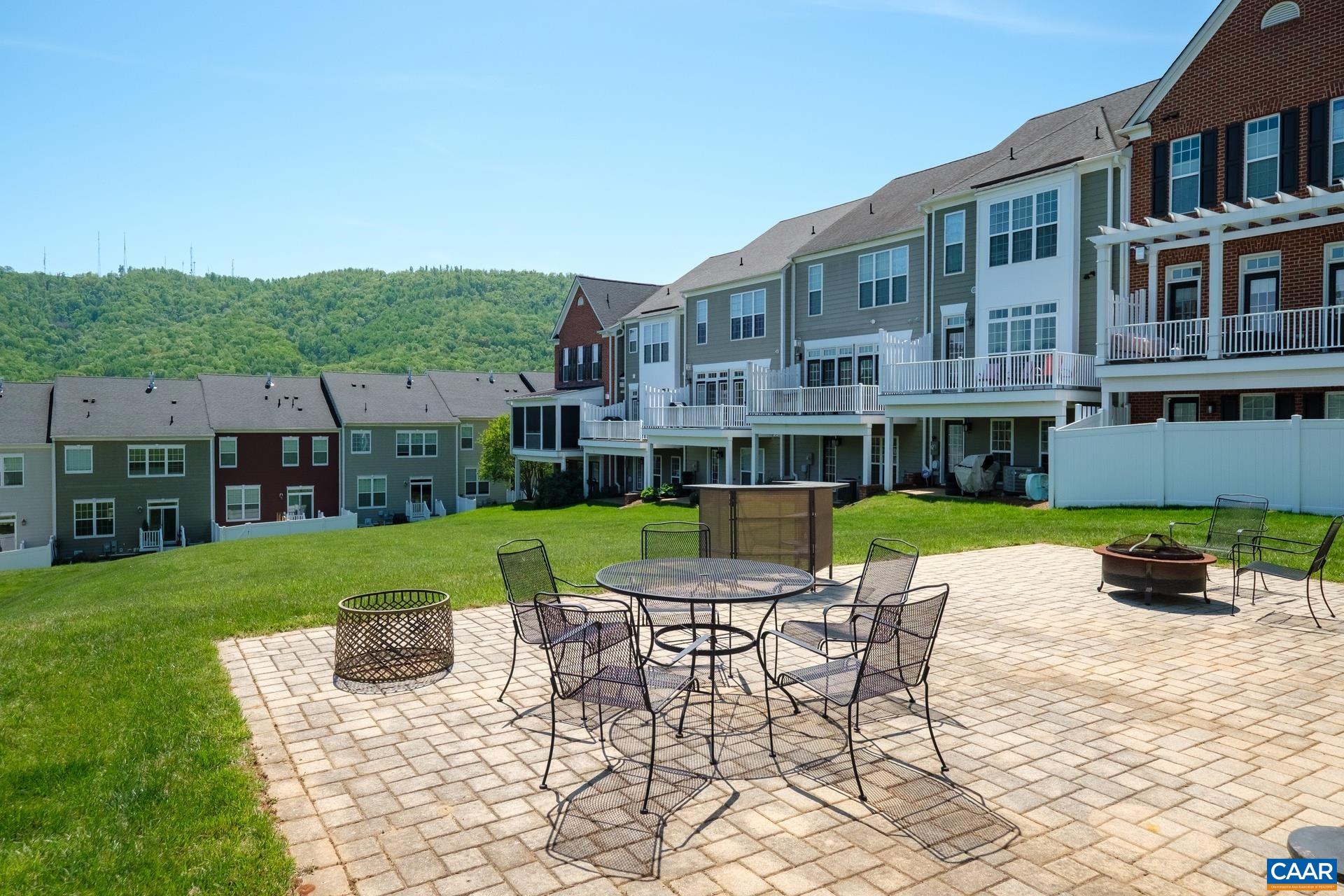 2144 Avinity Loop