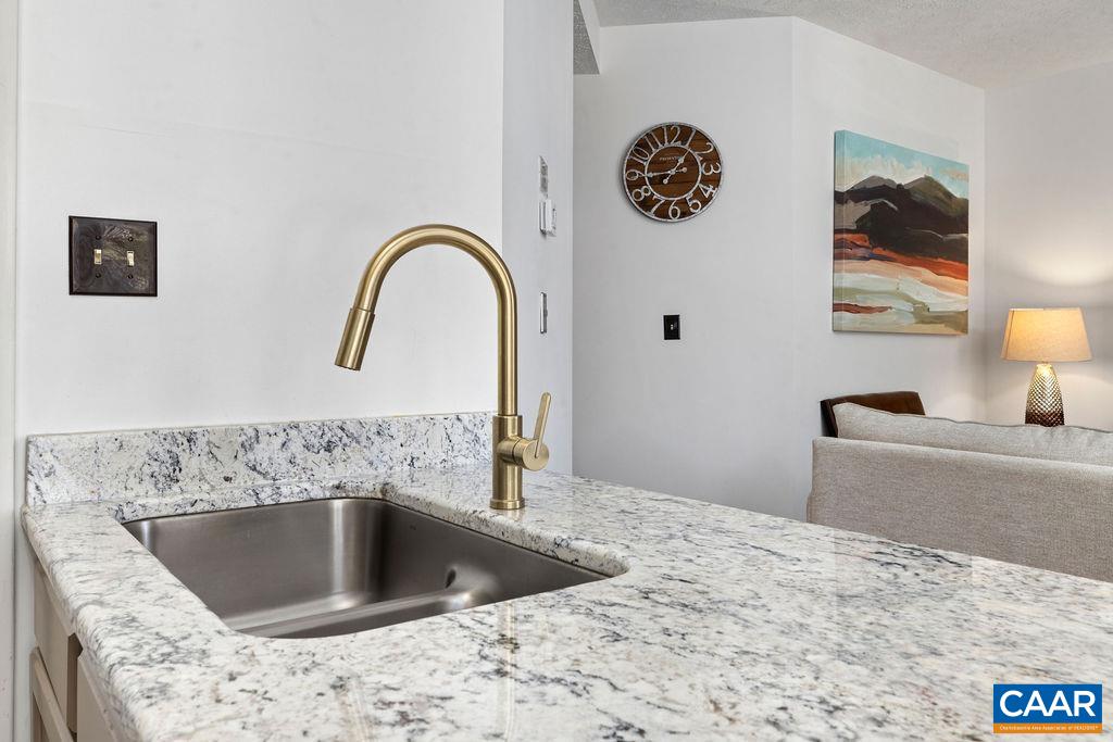 758 Laurelwood Condos
