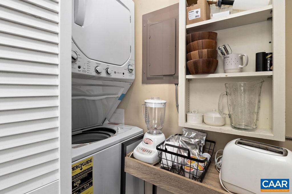758 Laurelwood Condos