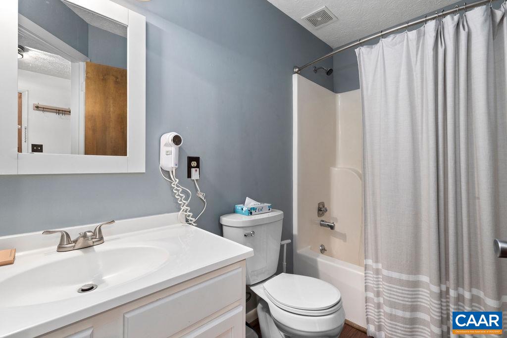 758 Laurelwood Condos