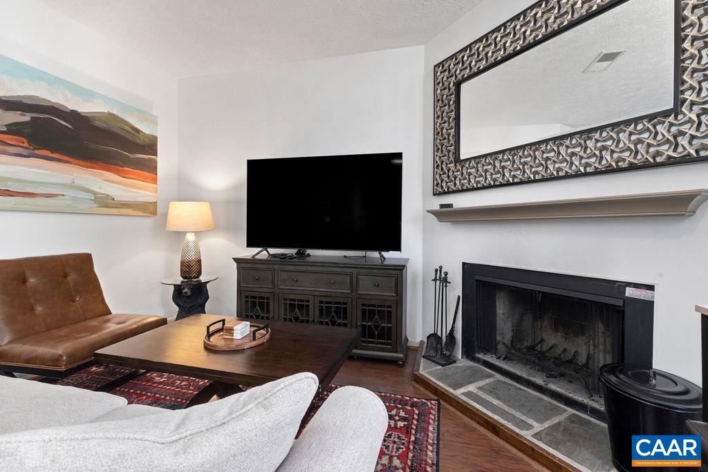 758 Laurelwood Condos