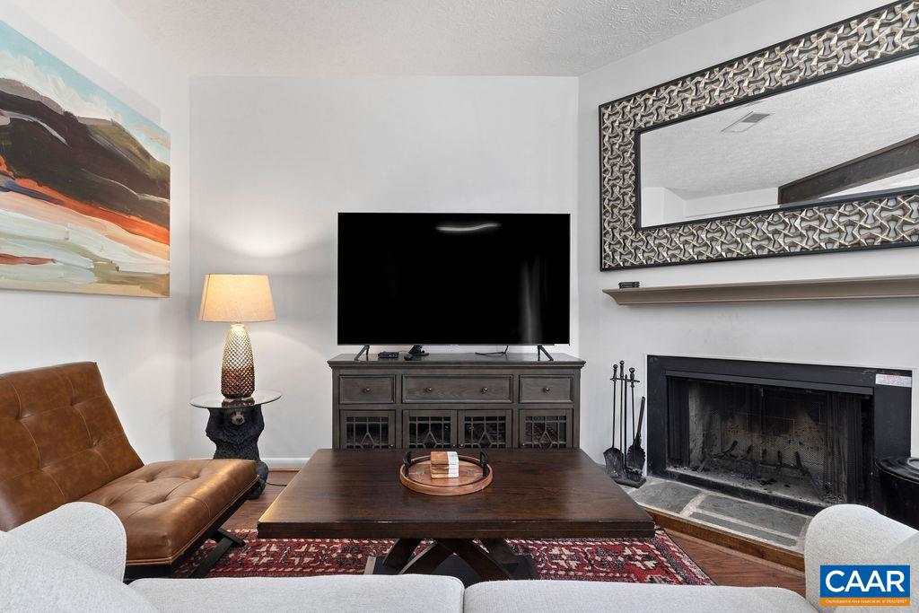 758 Laurelwood Condos