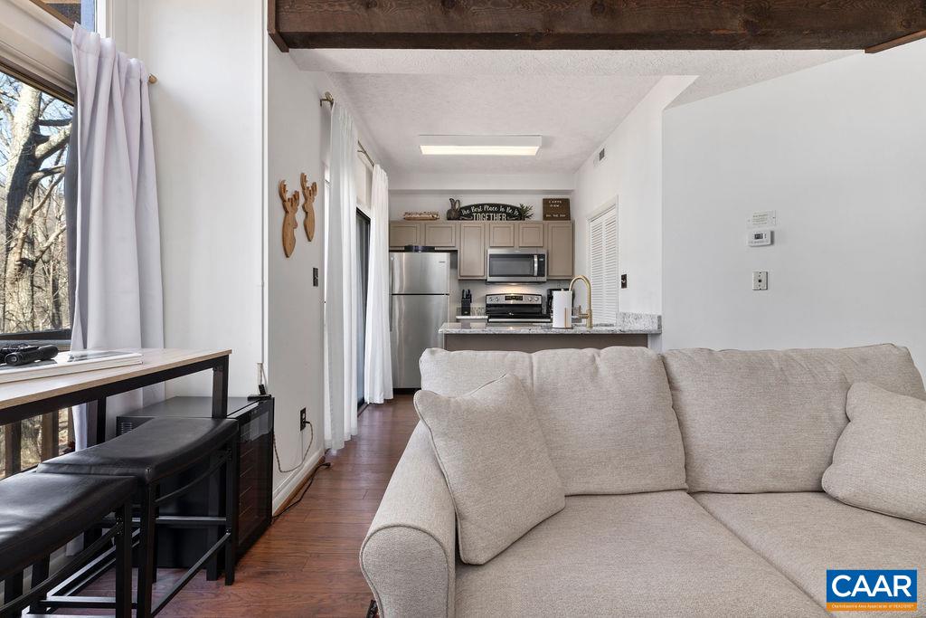 758 Laurelwood Condos