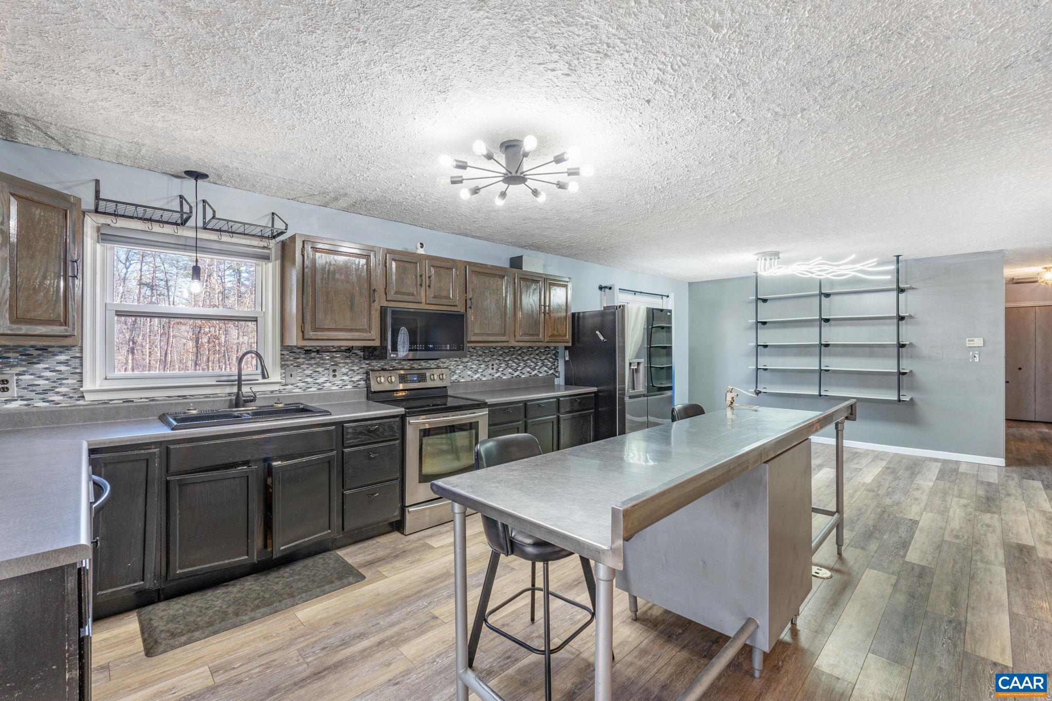 2153 Dogwood Dr